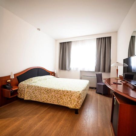 Hotel Donizetti Lallio Bagian luar foto