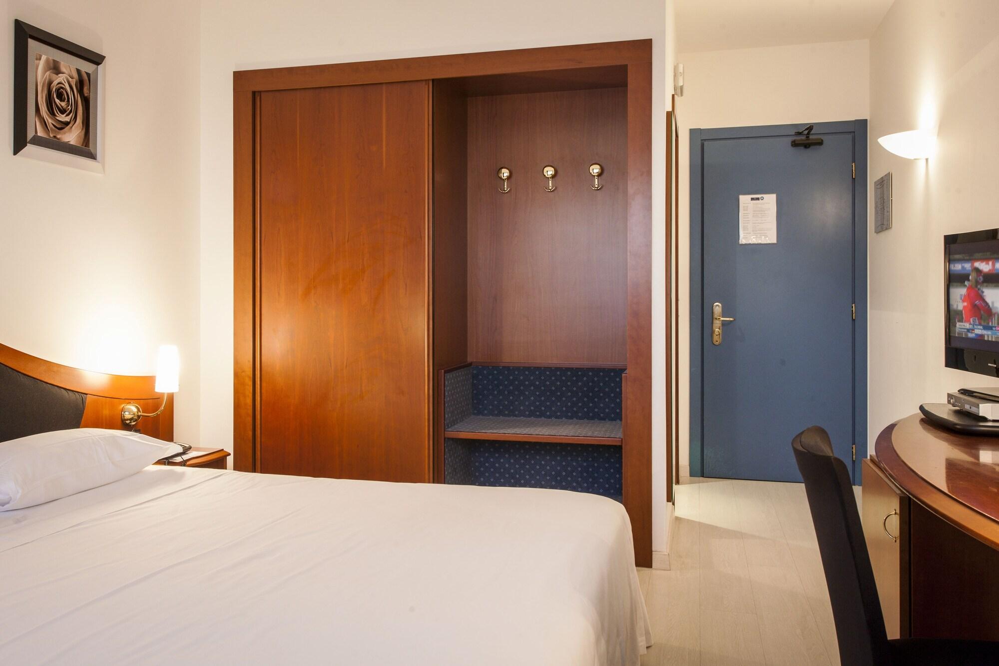 Hotel Donizetti Lallio Bagian luar foto