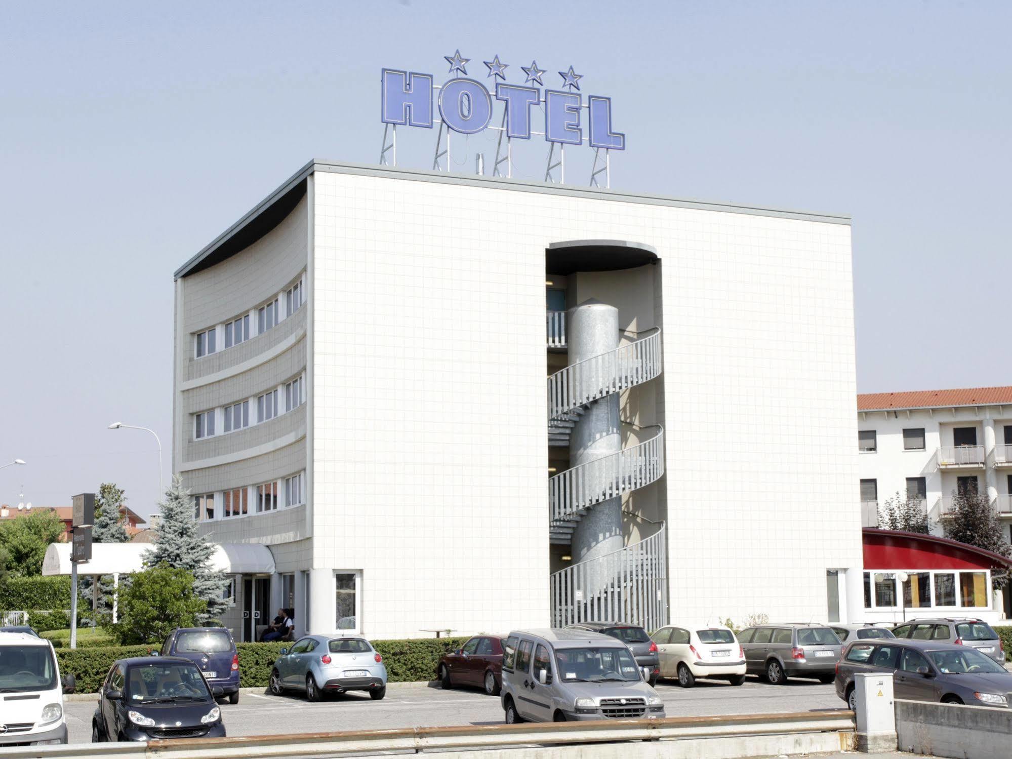 Hotel Donizetti Lallio Bagian luar foto